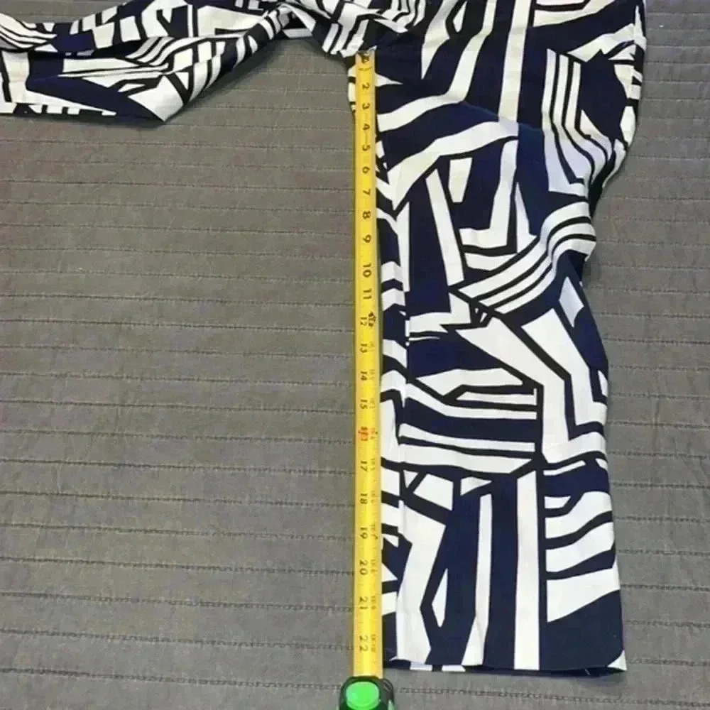 New York & Company Navy and White Abstract Print Cropped Pants Capris Size 6 - Picture 4 of 8